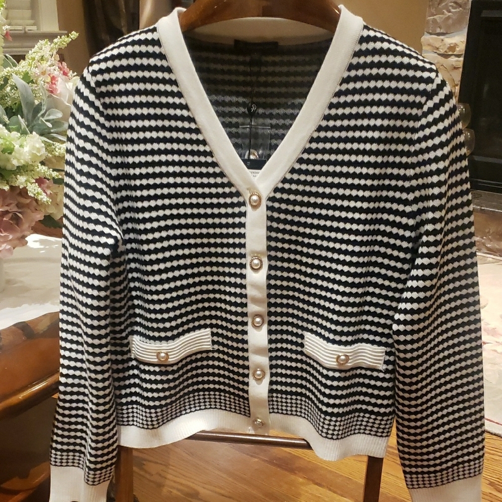Nwt Adrianna Papell sweater with buttons